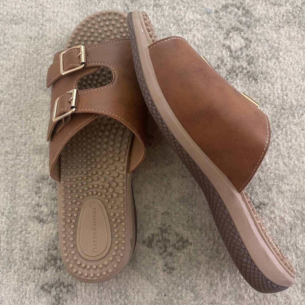 Pierre Dummas Sandals with massaging soles, size 10